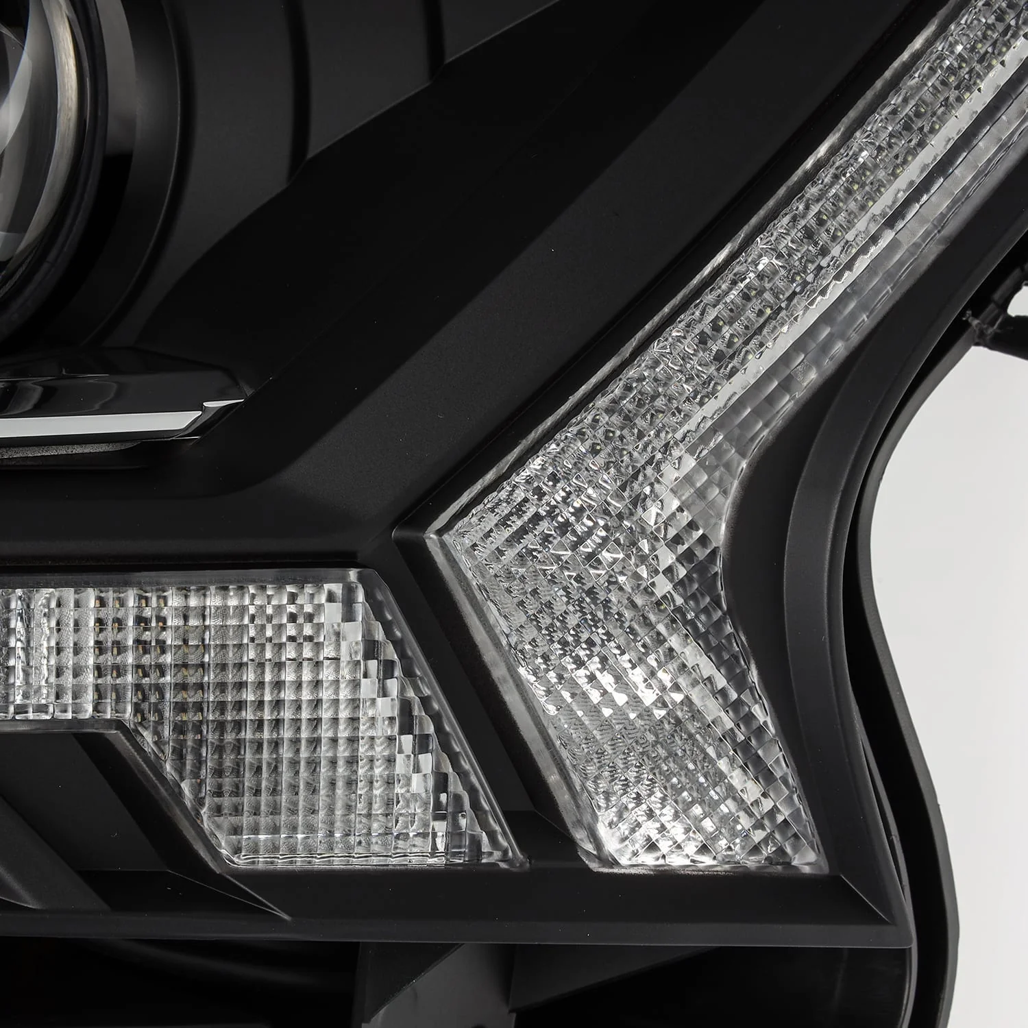 15-21 Ranger and Everest - LUXX Chrome-Black LED headlights - Image 3